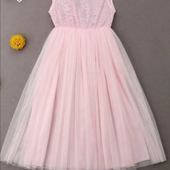 NWT Beautiful lace with tulle bottom - Picture 5 of 5